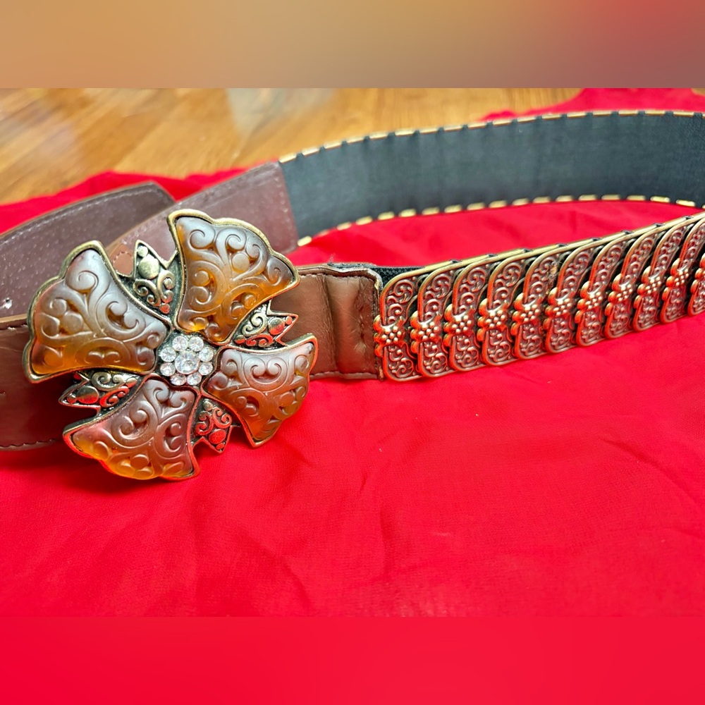 Ornate brass-Tone floral Buckle Filigree Stretch Belt Rhinestone Y2K